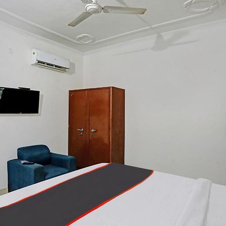 Collection O Mayank Guest House Near Iskcon Temple Noida Kalkaji Devi Exterior photo